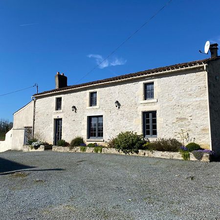 Les Puvinieres Guest House Breuil-Barret Exterior photo